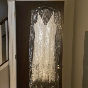 Dress The Population Darleen V-Neck embroidered mesh cocktail dress